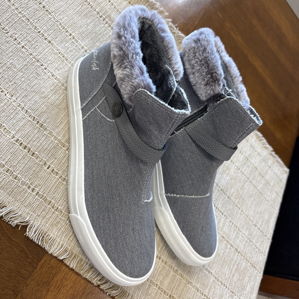 Blowfish Malibu Ankle Bootie Sneaker 9.5 Gray Canvas Faux Fur Trim Streetwear